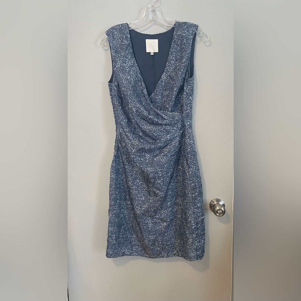 InWear. V Neck 100% Silk Dress. Size 8 Fully Lined. Shiny grayish